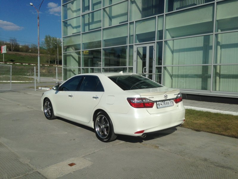 Toyota Camry v60