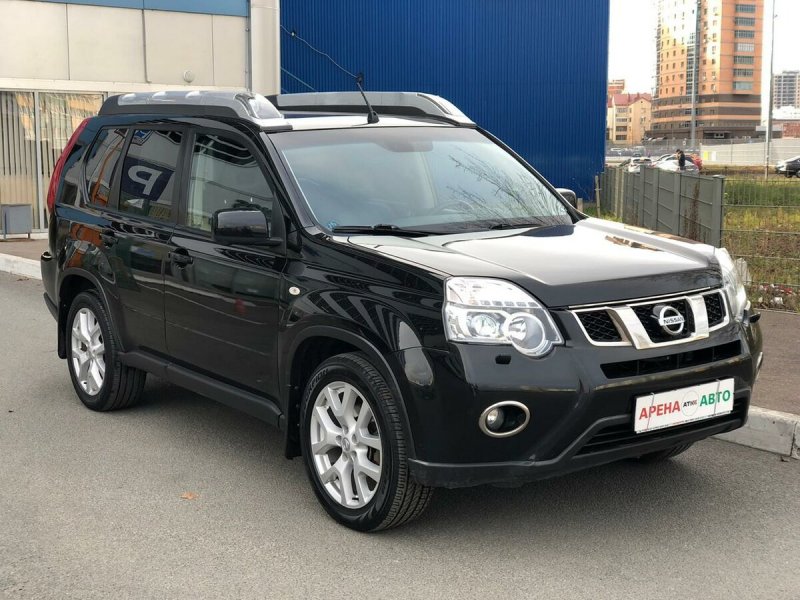 Nissan x-Trail 2012 черный