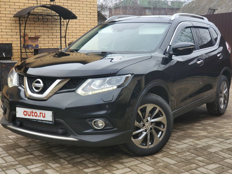 Nissan x-Trail 2016 черный