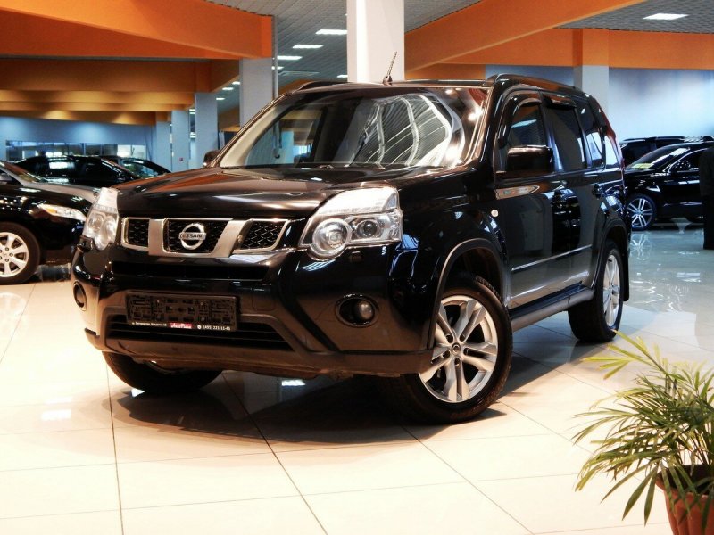 Nissan x Trail 2013 года черный