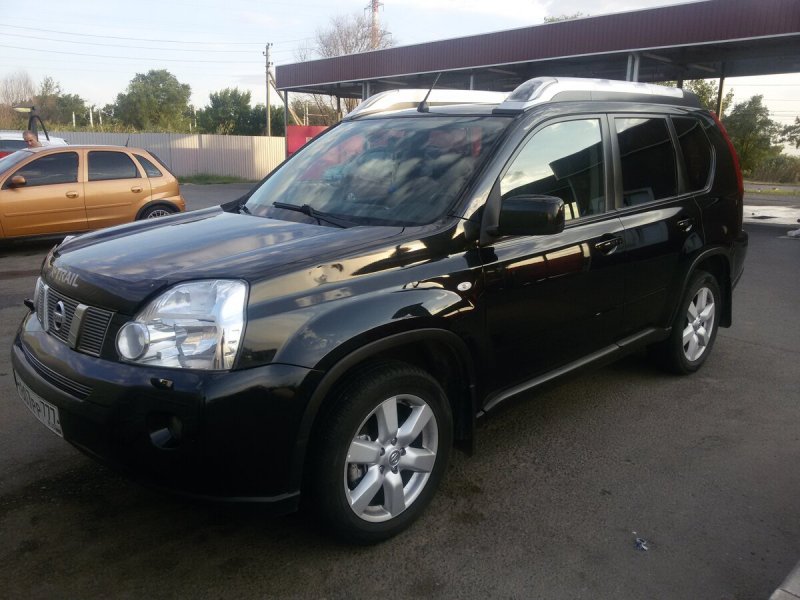 Nissan x-Trail 2010 черный