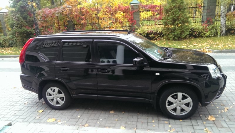 Nissan x-Trail t31 черный