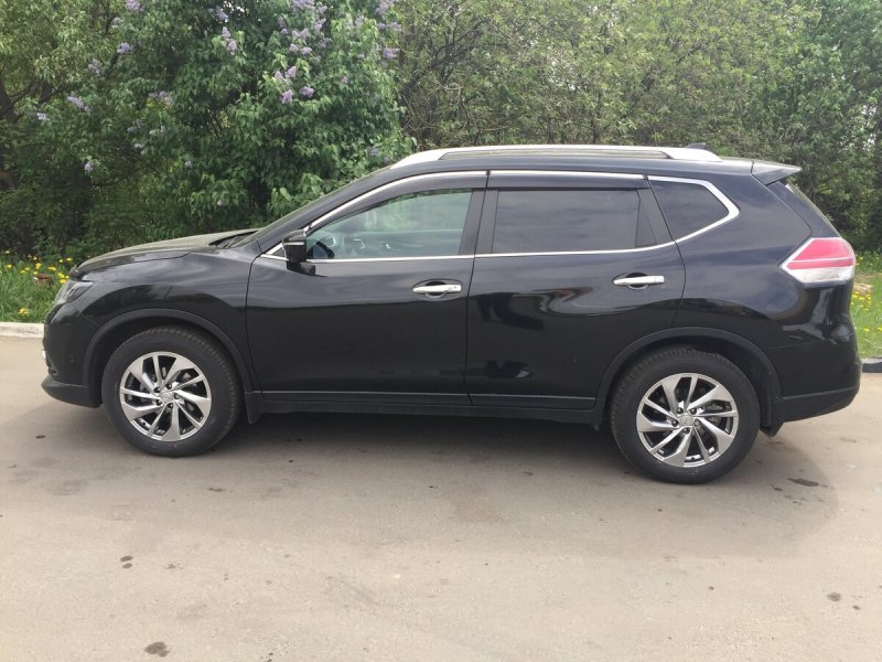 Nissan x-Trail 2016 черный