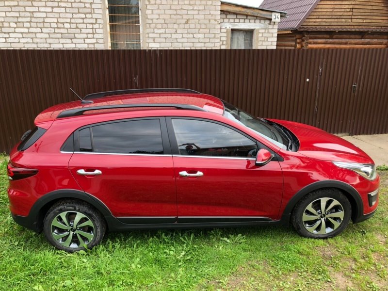 Kia Rio x-line красный