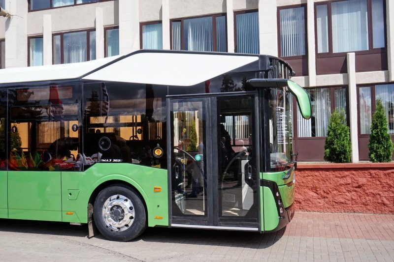 МАЗ 303