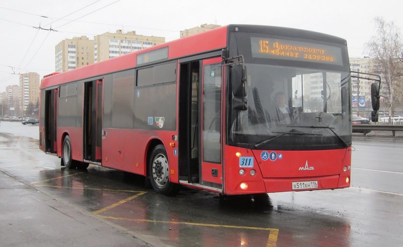 МАЗ 203 красный