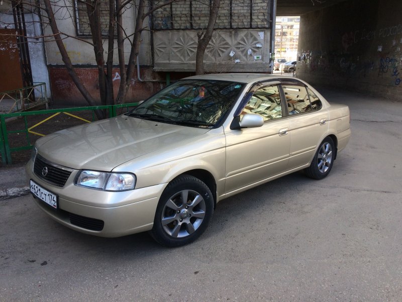Nissan Sunny b15 r17