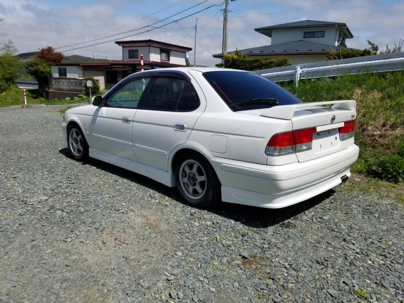 Nissan Sunny fb15