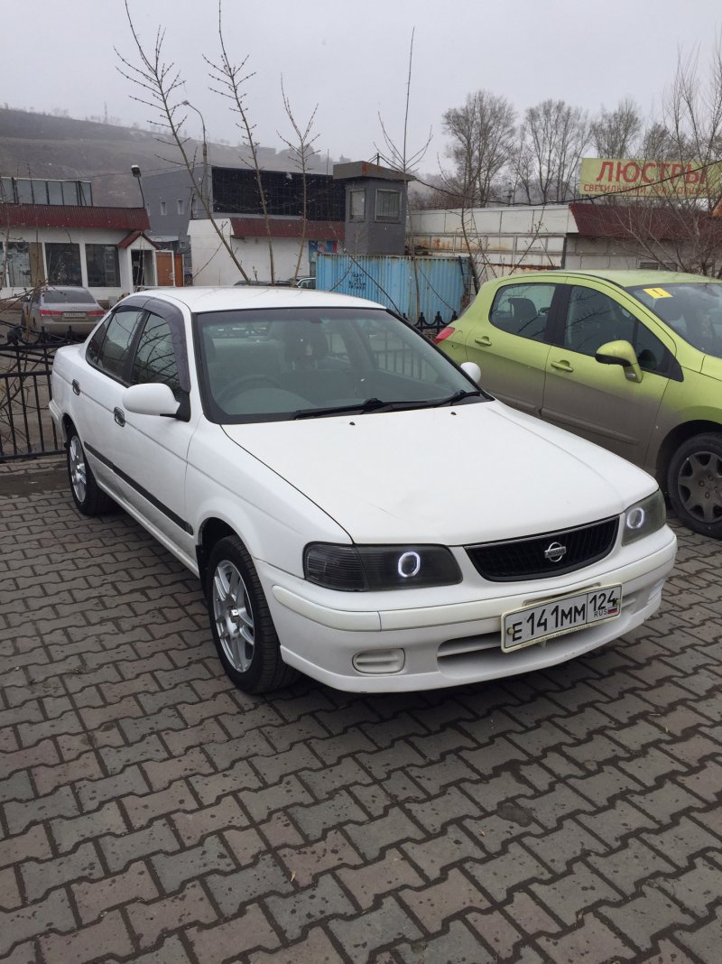 Nissan Sunny b15 салон
