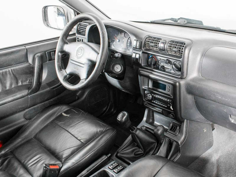 Салон Opel Frontera, 1994