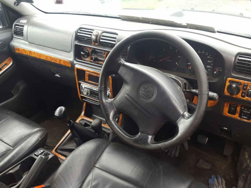Opel Frontera салон