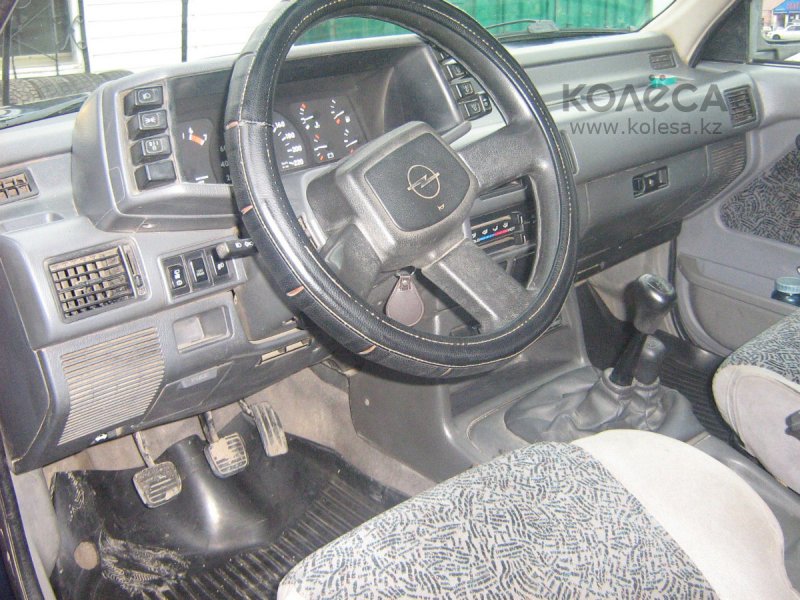 Opel Frontera 1992 багажник салон