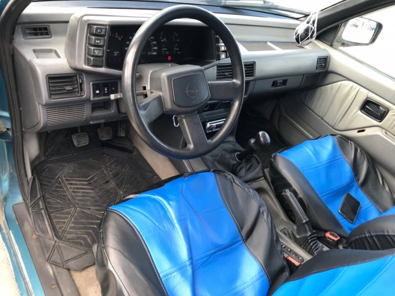Opel Frontera, 1998 салон