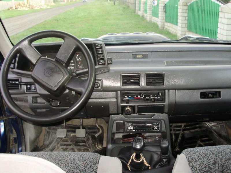 Опель Фронтера 2.2 1999