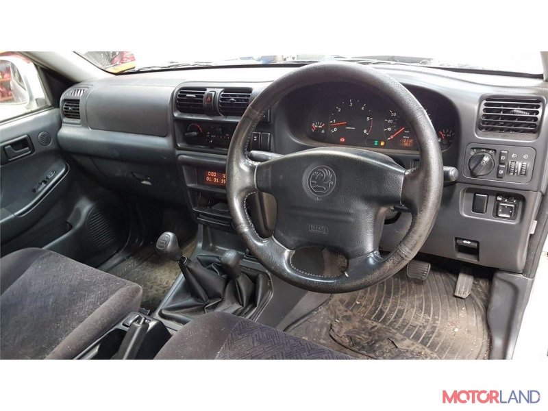 Opel Frontera, 1992 салон