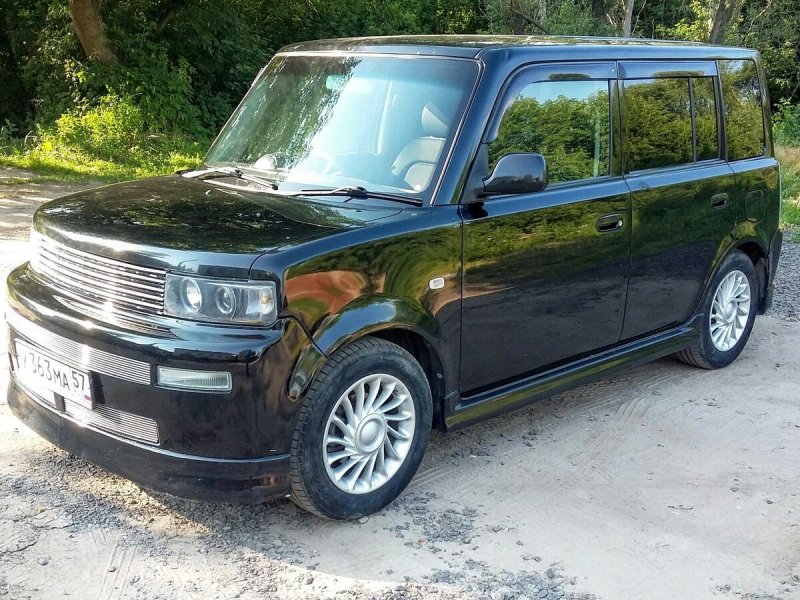 Тойота BB 2000