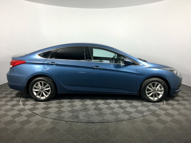 Hyundai i40 синий