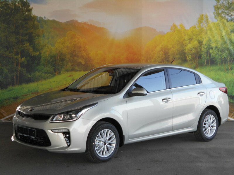 Kia Rio 2019 серебристый