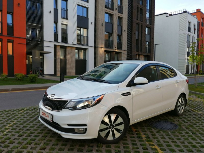 Kia Rio 2017 белая