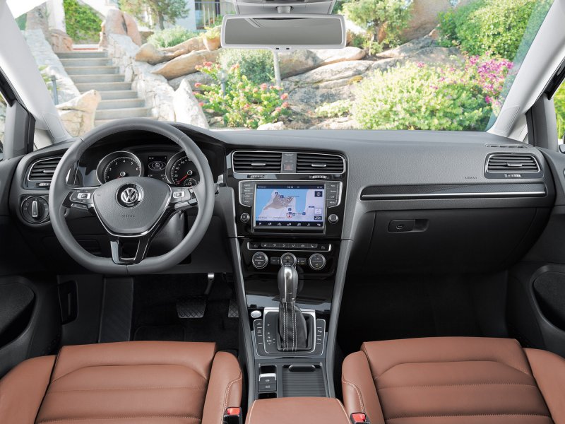 Volkswagen Golf BLUEMOTION салон