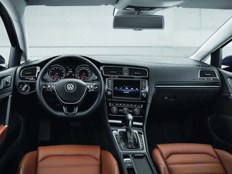 VW Golf 7 салон