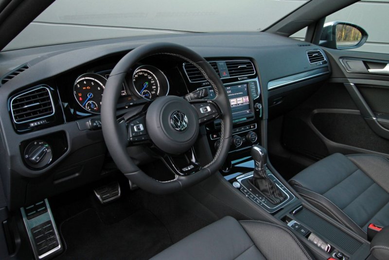 Volkswagen Golf 2015 салон