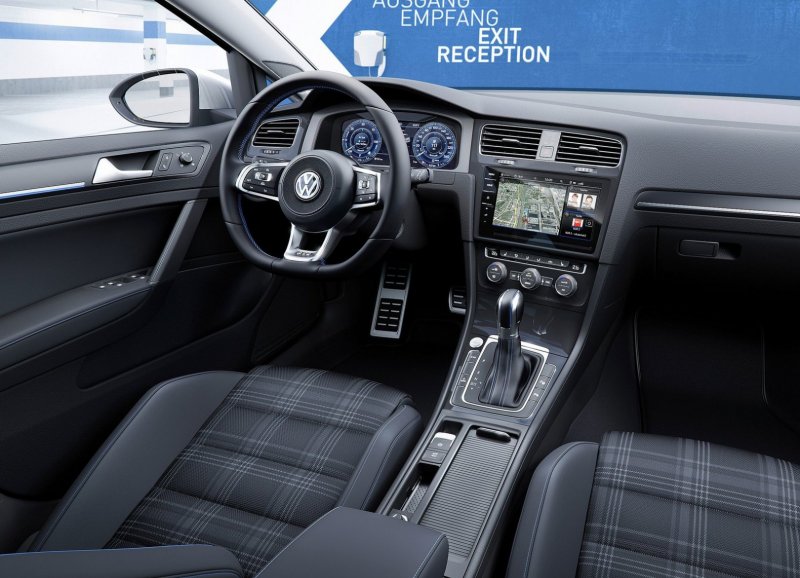 Volkswagen Golf 7 GTI салон