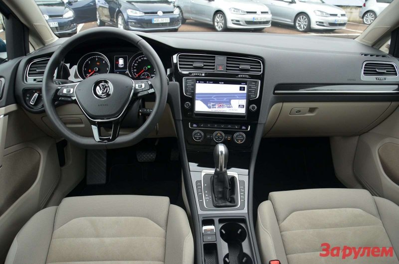Volkswagen Golf 7 салон