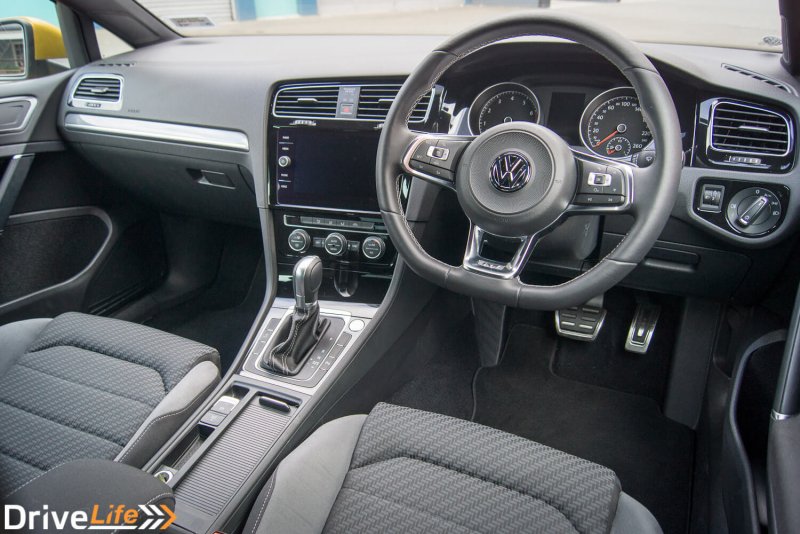Volkswagen Golf 7 салон