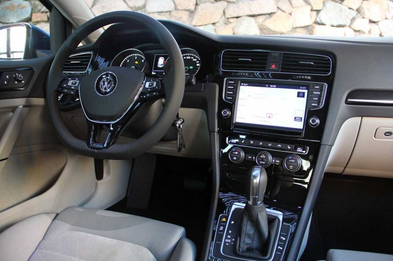 Volkswagen Golf r 2018 салон