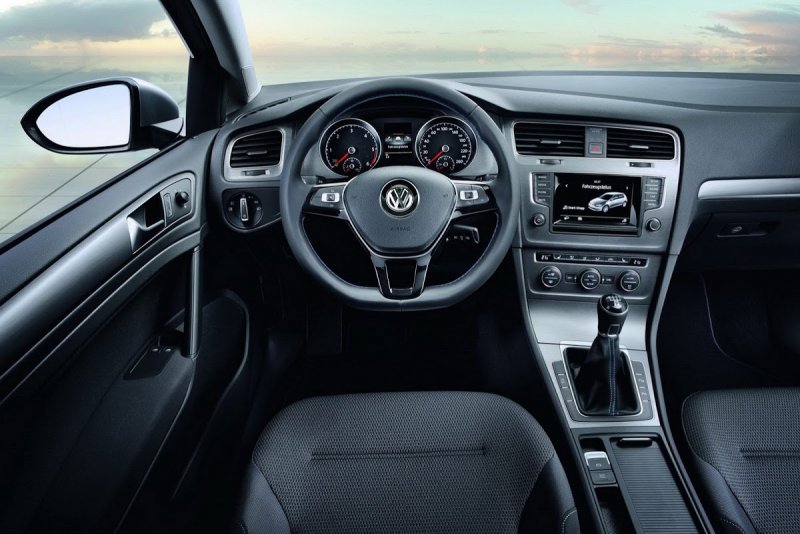 VW Golf 7 салон