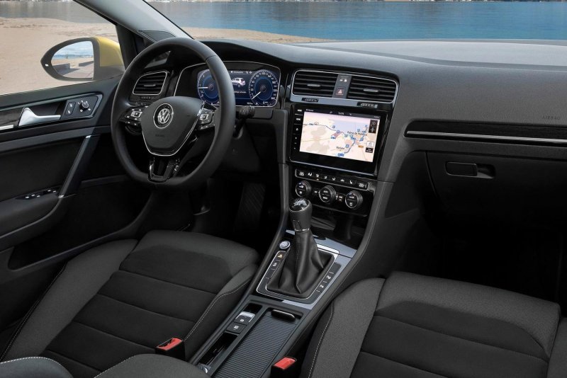 VW Golf 7 салон