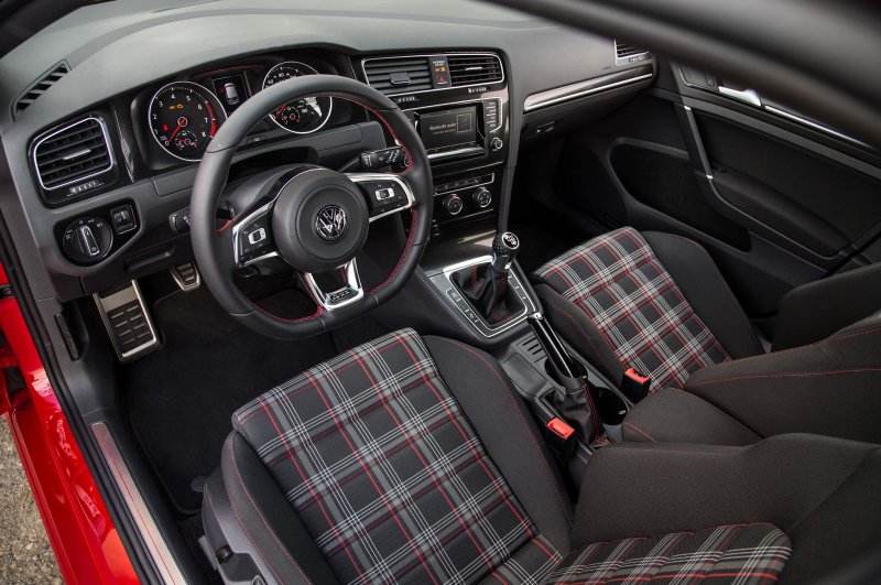 VW Golf 6 r салон