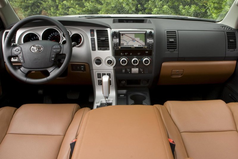 Toyota Sequoia 2008 салон