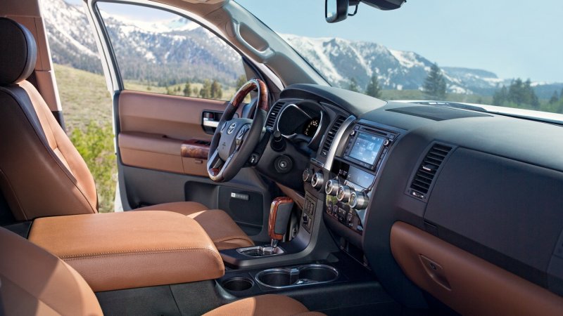 Toyota Sequoia 2020 салон