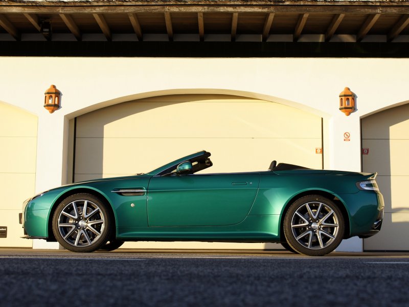 2011 Aston Martin v8 Vantage s