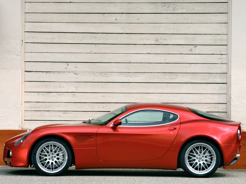 Alfa Romeo 8c Competizione сбоку