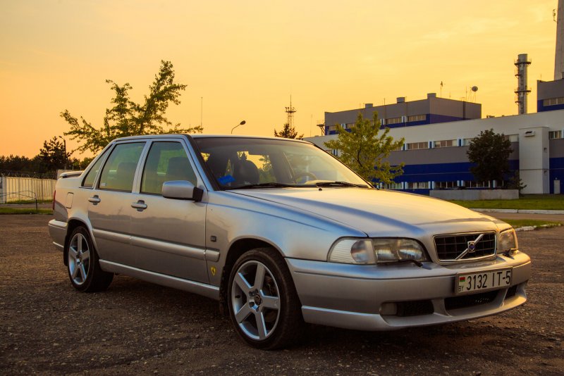 Volvo s70r