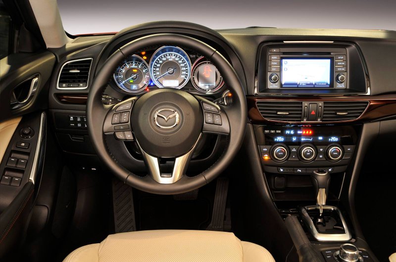 Mazda New 6 салон