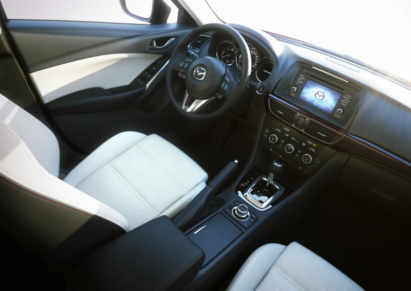 Mazda 6 седан 2014 салон