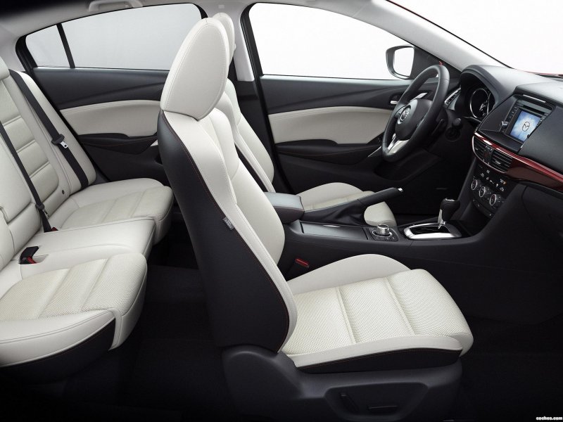 Mazda 6 белый салон