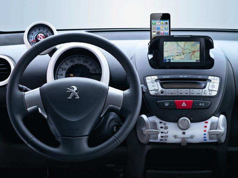 Peugeot 107 мультимедиа