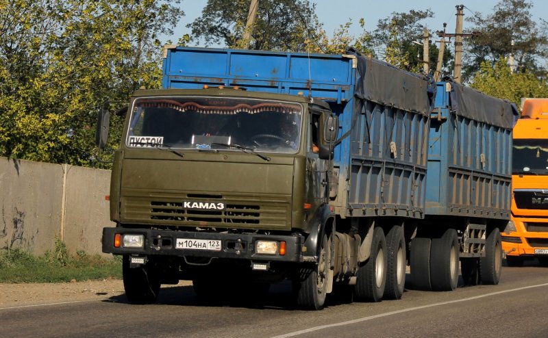 КАМАЗ 64225