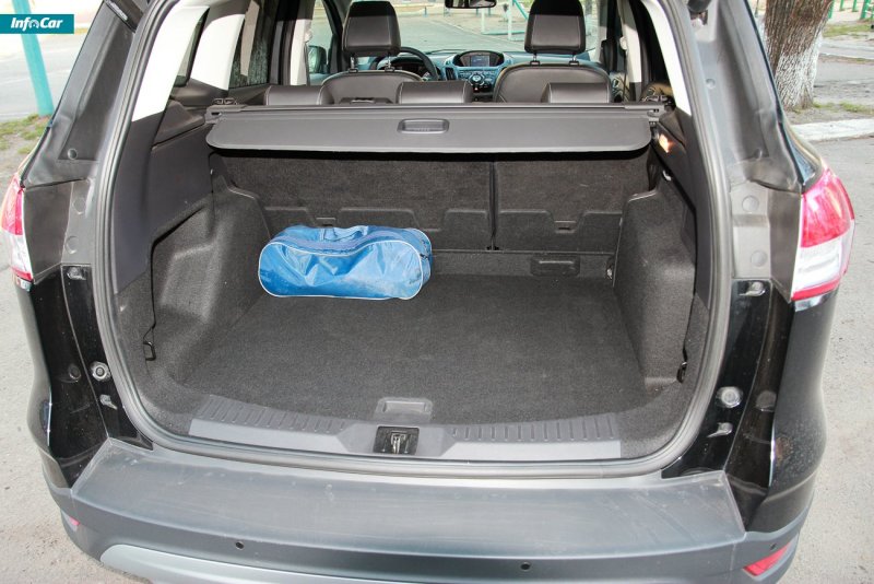 Ford Kuga 2014 ровный пол