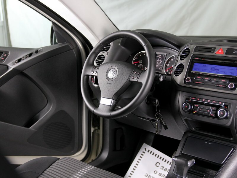 VW Tiguan 2008 салон