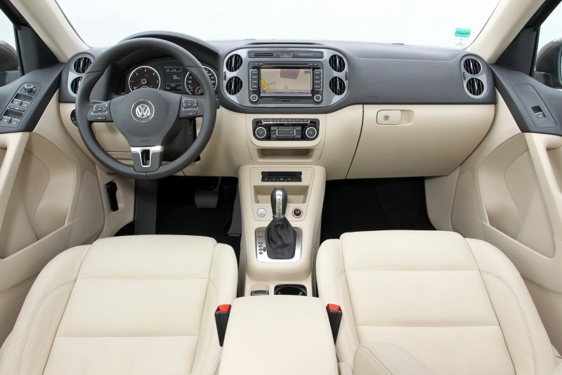 Volkswagen Tiguan 2008 салон