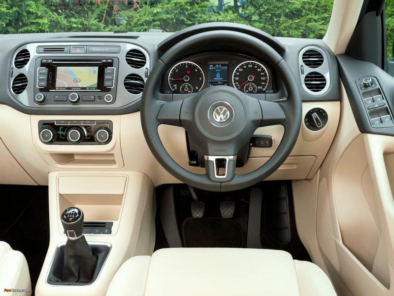 VW Tiguan 2012 салон