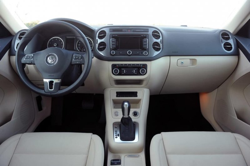 Volkswagen Tiguan 2011 салон