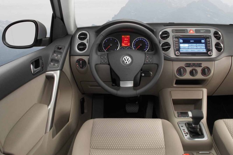 Volkswagen Tiguan 2011 салон