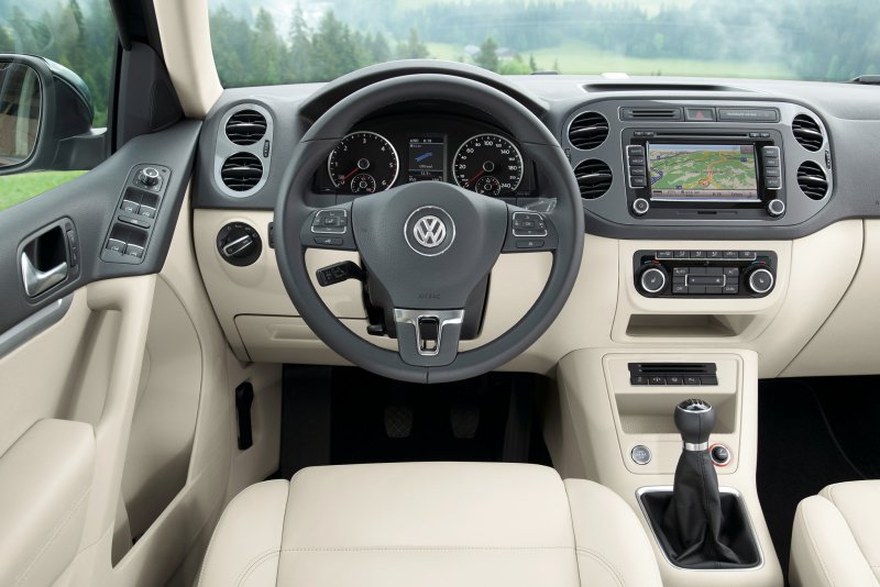 Volkswagen Tiguan 2011 салон